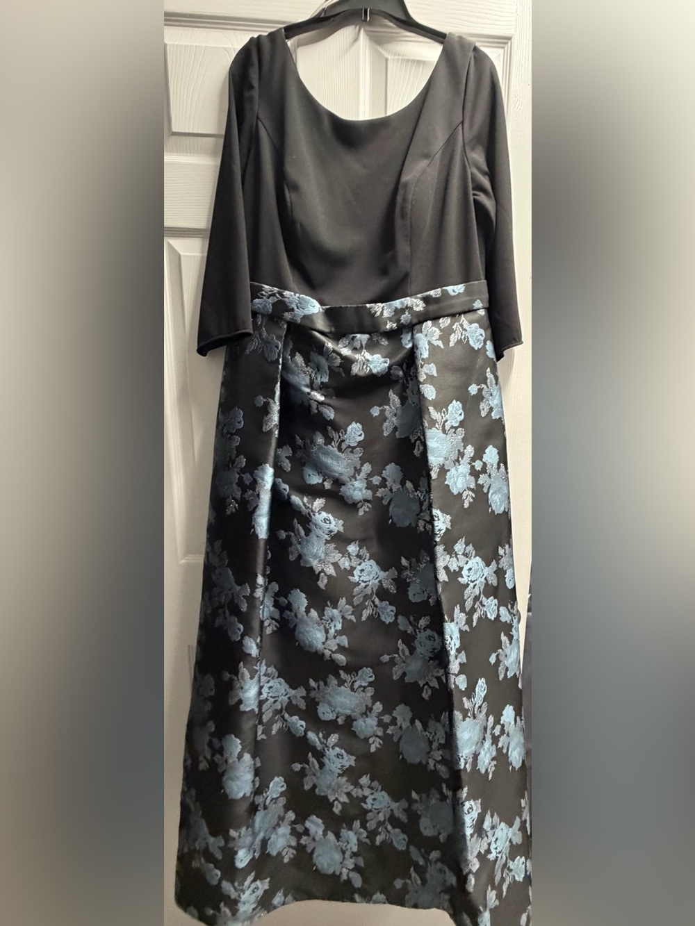 Elegant Evening Dress with Blue Floral Jacquard